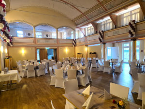 Historischer Festsaal für Trauerfeiern